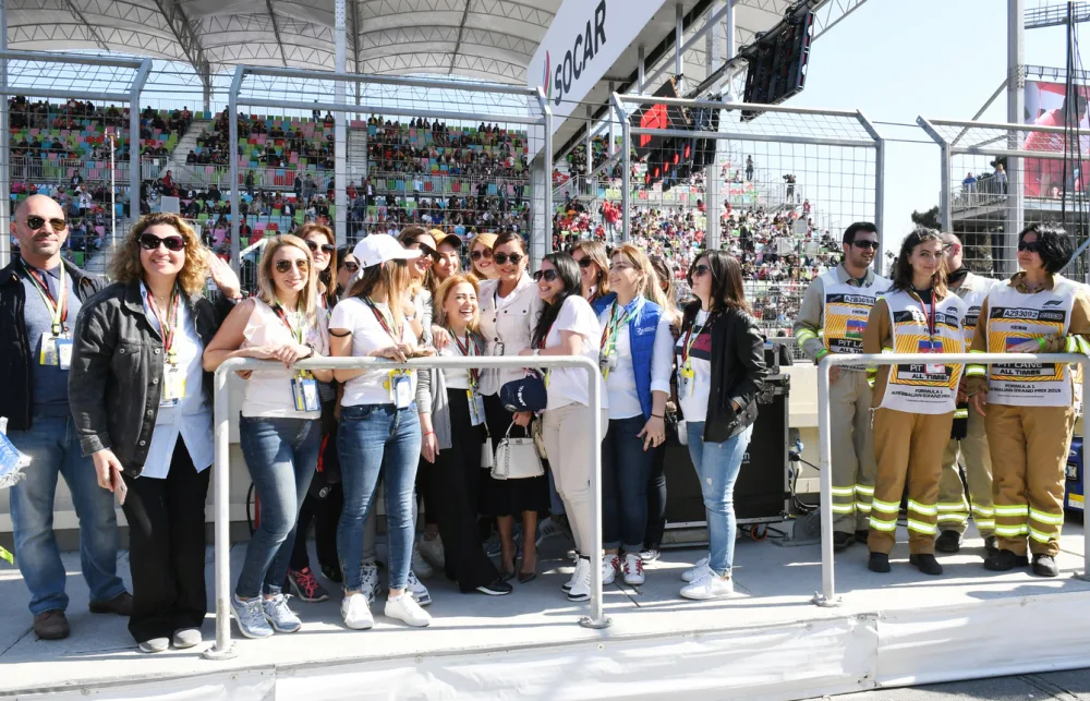 "Formula-1": Kuboku Azərbaycan Prezidenti İlham Əliyev təqdim edib - FOTOLAR