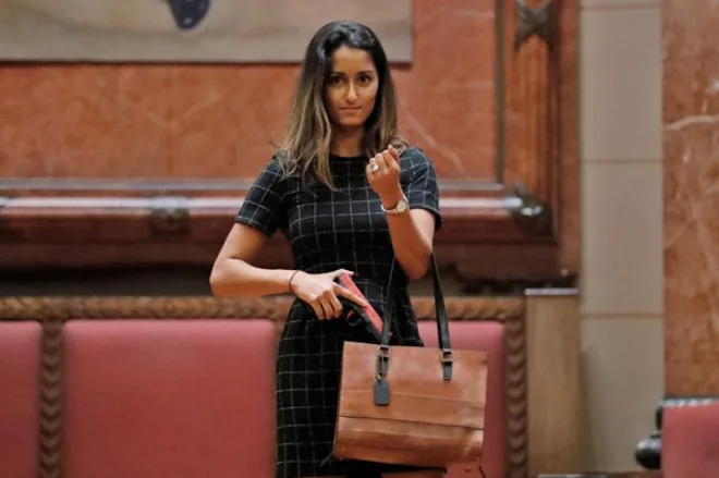 Model libasının altından çıxardığı ilə - HƏR KƏSİ ŞOK ETDİ - FOTO