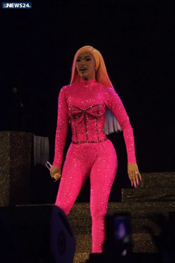 Cardi B-ni Bakıda yordular: - "ÖLÜ TARAKAN KİMİYƏM" - FOTO - VİDEO
