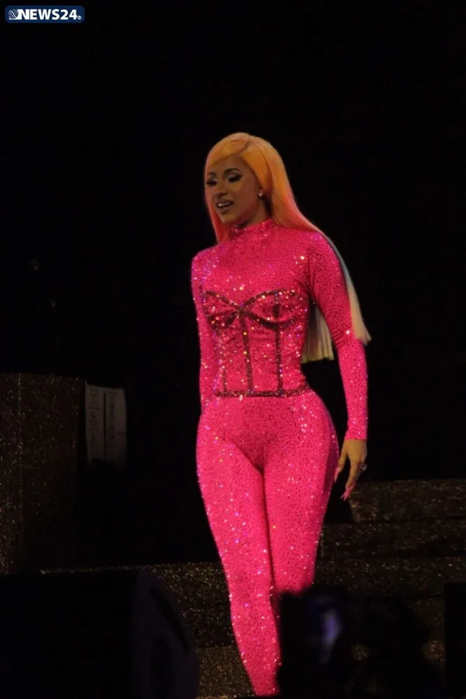 Cardi B-ni Bakıda yordular: - "ÖLÜ TARAKAN KİMİYƏM" - FOTO - VİDEO