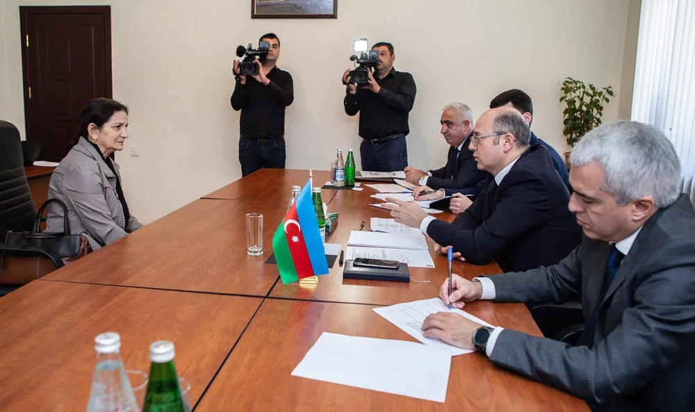 Energetika naziri Şirvanda vətəndaşları qəbul edib