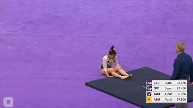 Yarış zamanı gimnastın - DİZLƏRİ YERİNDƏN ÇIXDI - FOTO - VİDEO