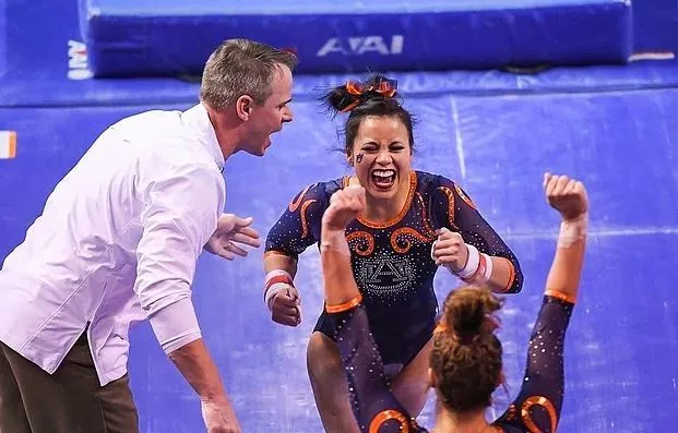 Yarış zamanı gimnastın - DİZLƏRİ YERİNDƏN ÇIXDI - FOTO - VİDEO