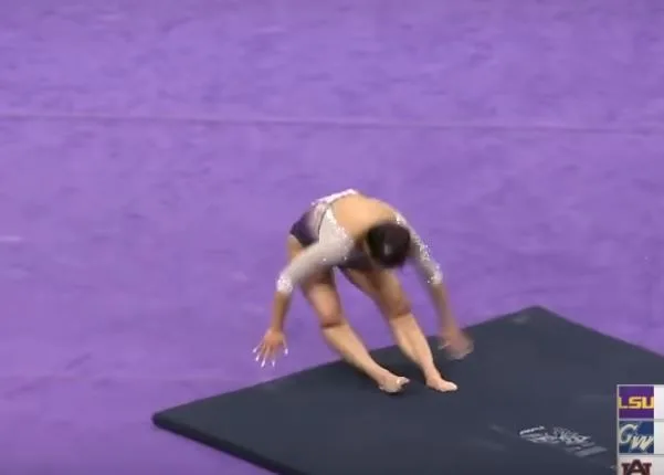 Yarış zamanı gimnastın - DİZLƏRİ YERİNDƏN ÇIXDI - FOTO - VİDEO