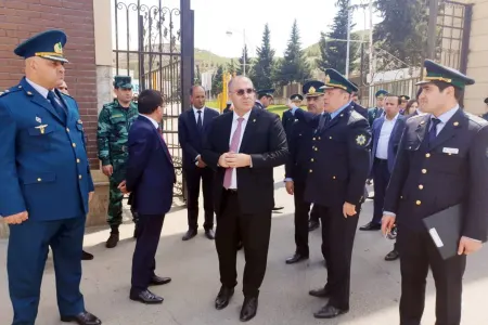 Səfər Mehdiyev "Qırmızı Körpü"də mövcud vəziyyətlə tanış olub