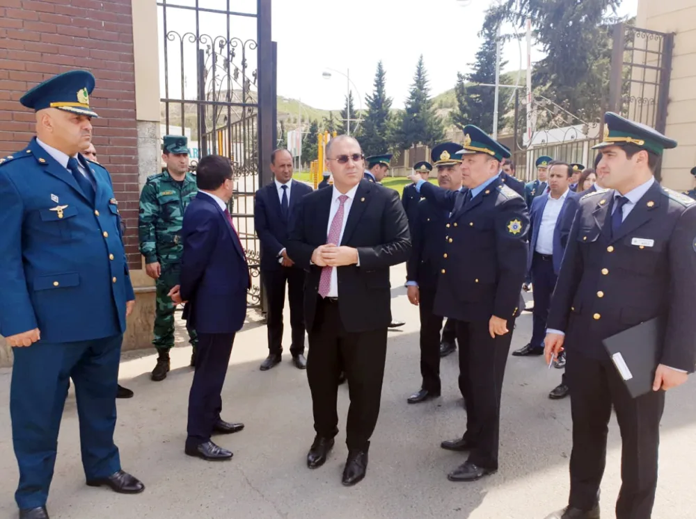 Səfər Mehdiyev "Qırmızı Körpü"də mövcud vəziyyətlə tanış olub