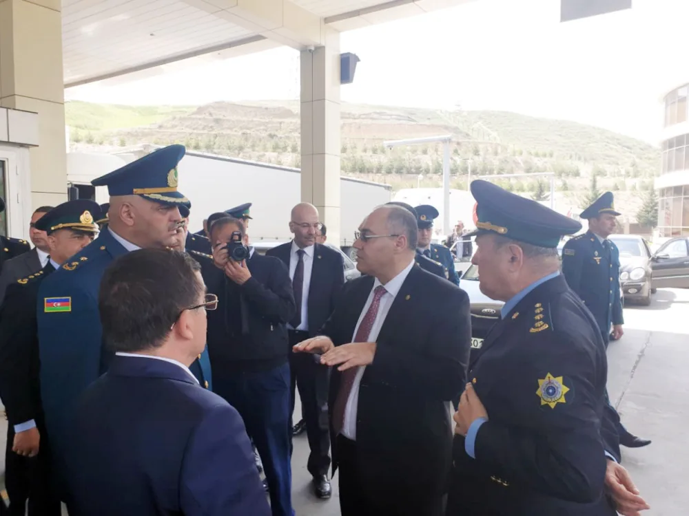 Səfər Mehdiyev "Qırmızı Körpü"də mövcud vəziyyətlə tanış olub