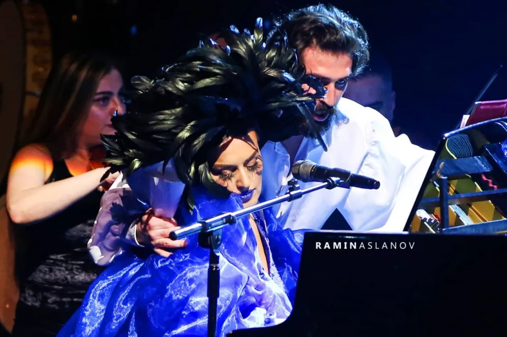 Elza Seyidcahanın konsertində yaşananlar - FOTO