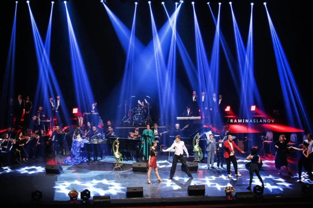 Elza Seyidcahanın konsertində yaşananlar - FOTO