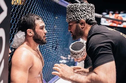 Qazax döyüşçü azərbaycanlı Çingizxanla - rinqə çıxmaqdan qorxdu - FOTO - VİDEO