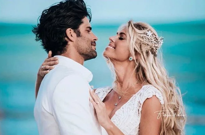 Məşhur model itlərinə görə öldü - FOTO