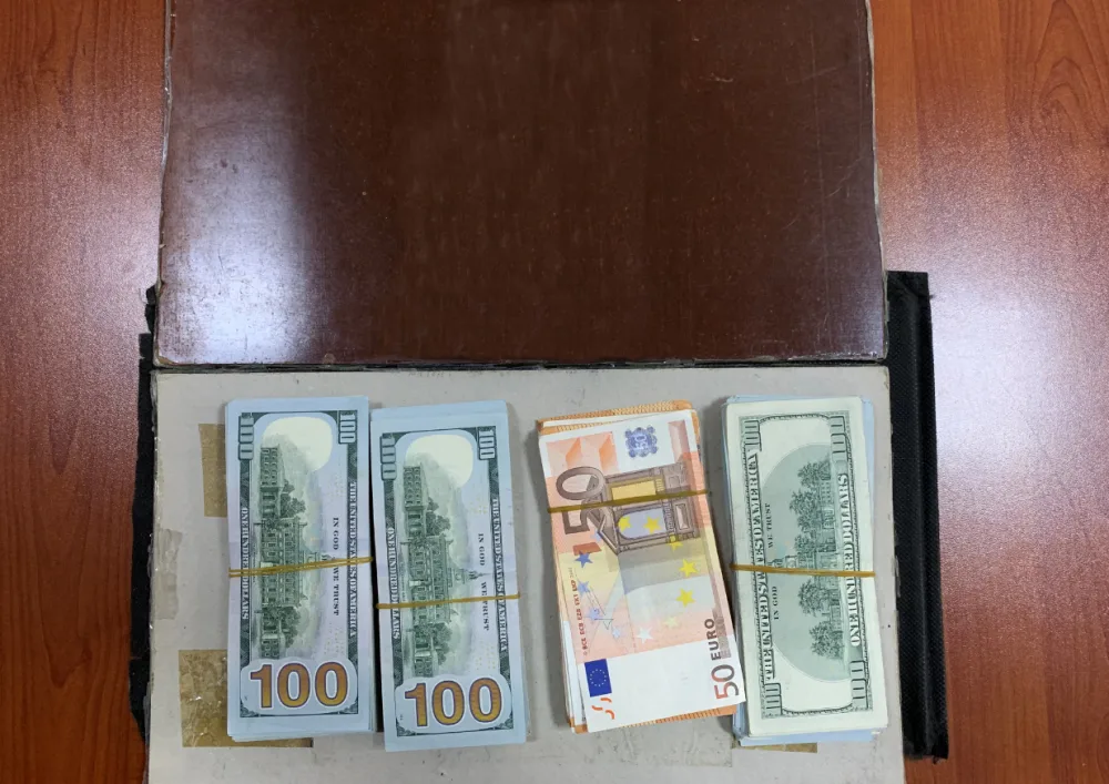 33 min dollardan çox pulun sərhəddən keçirilməsinin qarşısı alınıb