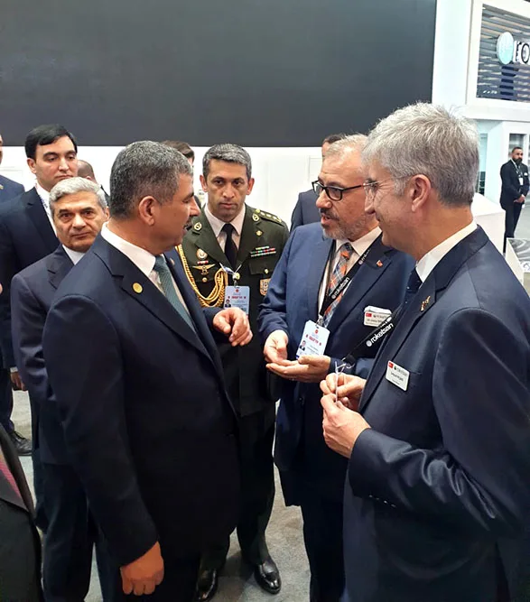 Zakir Həsənov “İDEF - 2019” sərgisində nümayiş etdirilən məhsullarla tanış olub - FOTO