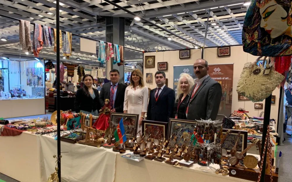 Florensiya Beynəlxalq Əl İşləri Sərgisi davam edir