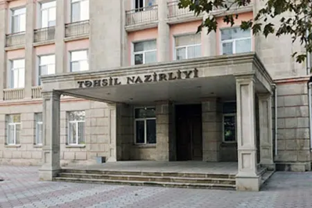 Təhsil Nazirliyinin “Qaynar xətt”inə 15 773 müraciət daxil olub