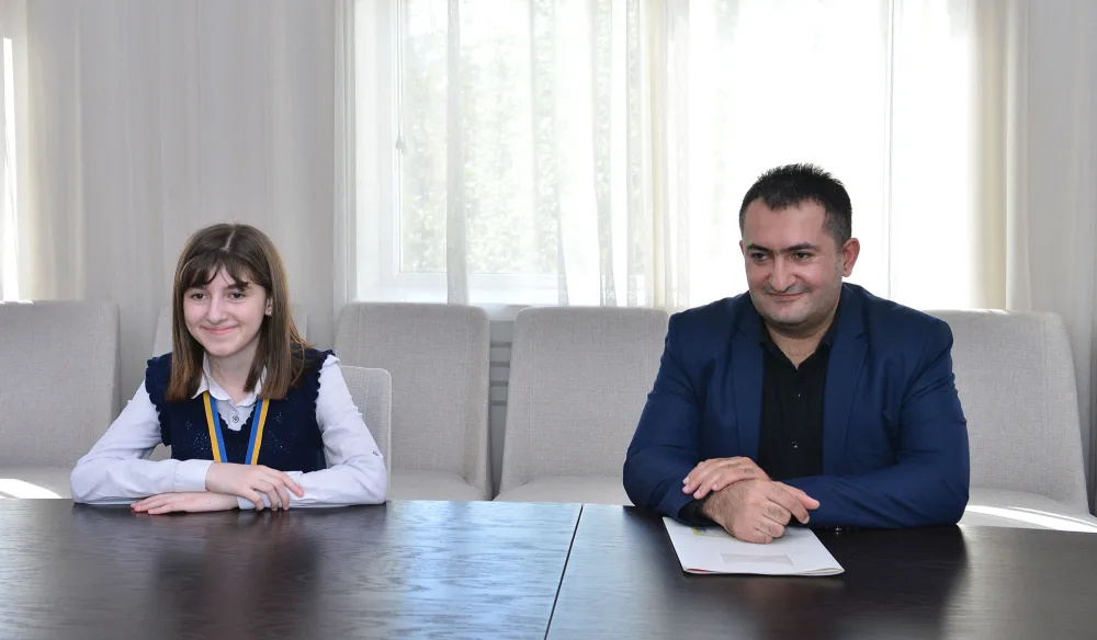 Təhsil naziri ən gənc olimpiada qalibi ilə görüşüb - FOTO
