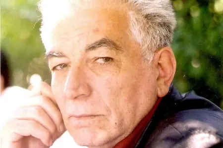 Tanınmış şair vəfat edib