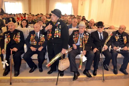 Böyük Vətən müharibəsi veteranları ilə görüş keçirilib - FOTO