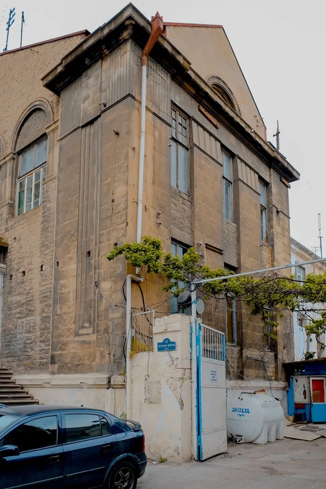 Bakıdakı tarixi bina sökülür? - Eldar Əzizov həmin məkanda+Fotolar