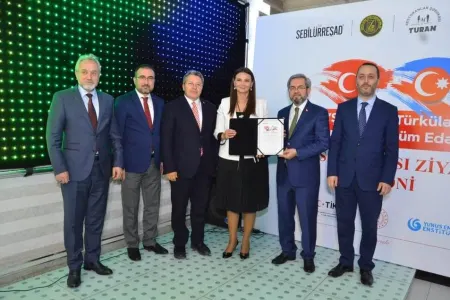 “Bu məsələdə ziyalıların üzərinə böyük missiya düşür” - QƏNİRƏ PAŞAYEVA - FOTOLAR