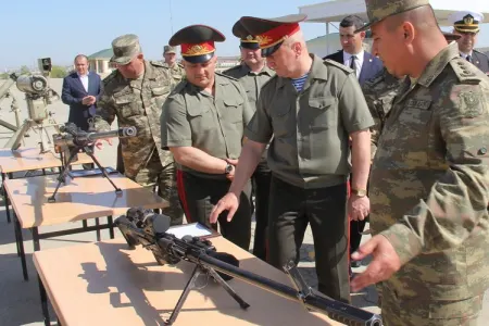 Belarus Silahlı Qüvvələrinin nümayəndə heyəti - HƏRBİ HİSSƏDƏ