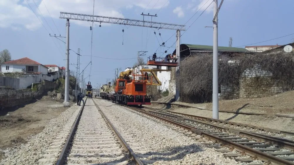 Bakı dairəvi dəmir yolunun elektrik təchizatı sistemi yenidən qurulur - FOTO