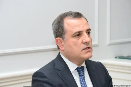 Təhsil naziri məktəblərdə dini dərslərin keçirilməsindən danışıb