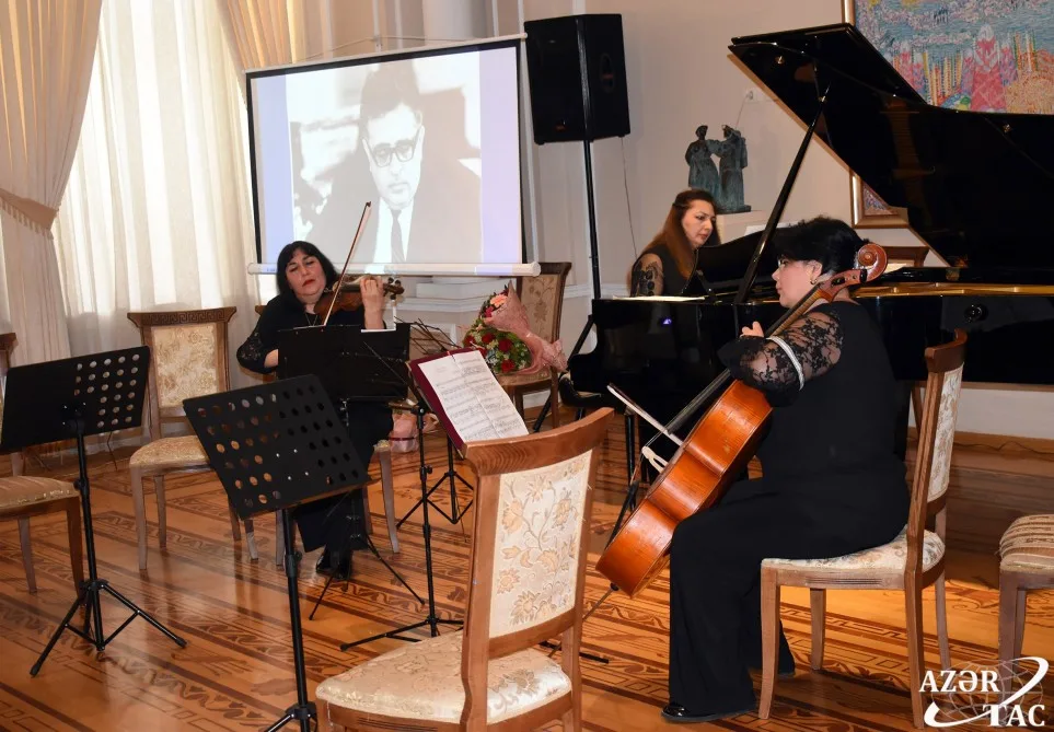 Soltan Hacıbəyovun 100 illiyi qeyd olunub