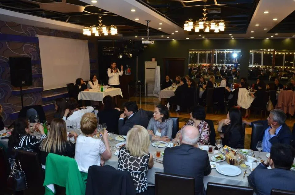 Qənirə Paşayeva şəhid ailələri üçün iftar süfrəsi verdi - FOTO - VİDEO