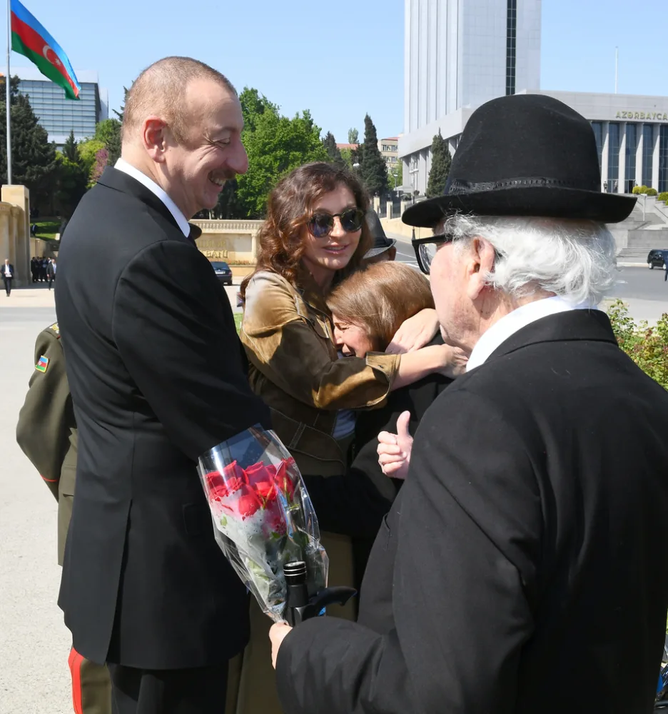 Prezident İlham Əliyev Həzi Aslanovun abidəsini ziyarət edib - YENİLƏNİB - FOTOLAR