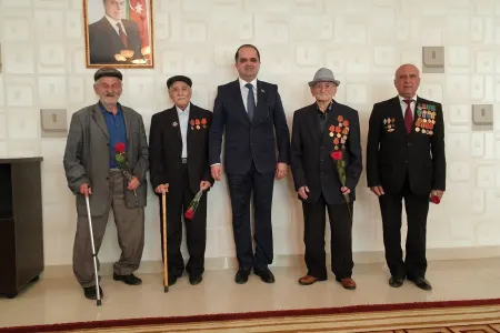 Millət vəkili Rəşad Mahmudov veteranlarla görüşüb