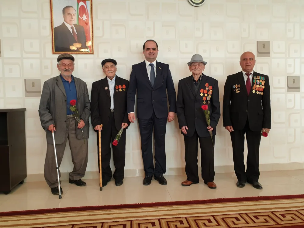 Millət vəkili Rəşad Mahmudov veteranlarla görüşüb