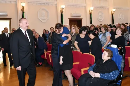 İlham Əliyev və Mehriban Əliyeva Arif Məlikovun vida mərasimində iştirak ediblər - FOTOLAR - YENİLƏNİB