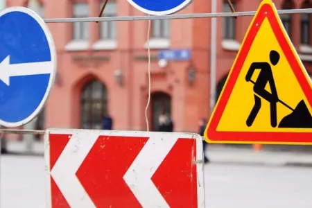 Şirkət direktoru yol nişanlarını oğurladığına görə - SAXLANILIB - BAKIDA