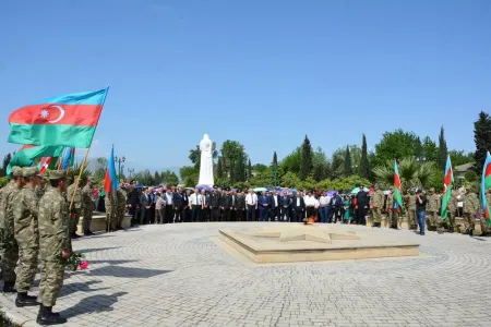 Qələbə günü münasibətilə hərbi hissədə silsilə tədbirlər keçirilib