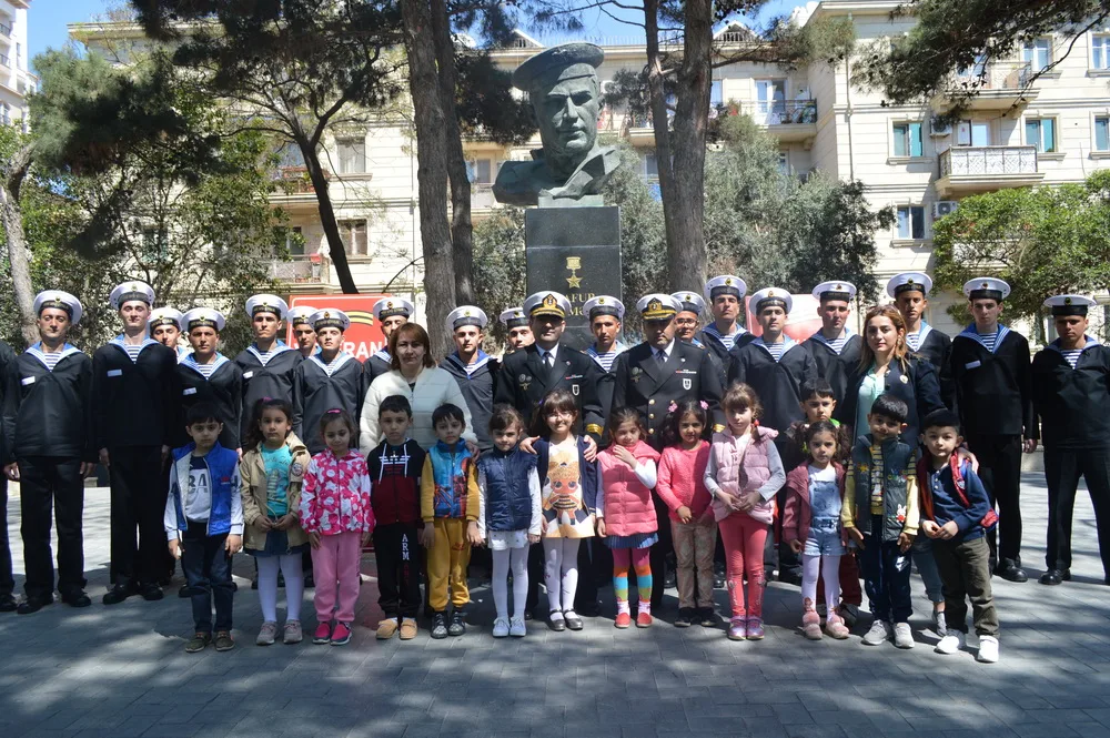 Qələbə günü münasibətilə hərbi hissədə silsilə tədbirlər keçirilib