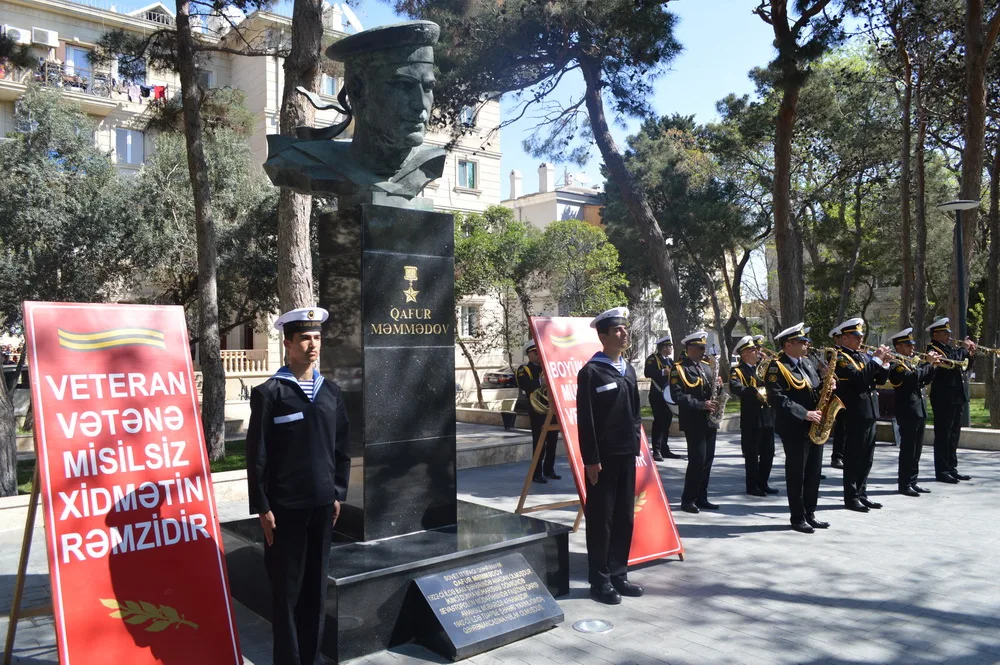 Qələbə günü münasibətilə hərbi hissədə silsilə tədbirlər keçirilib