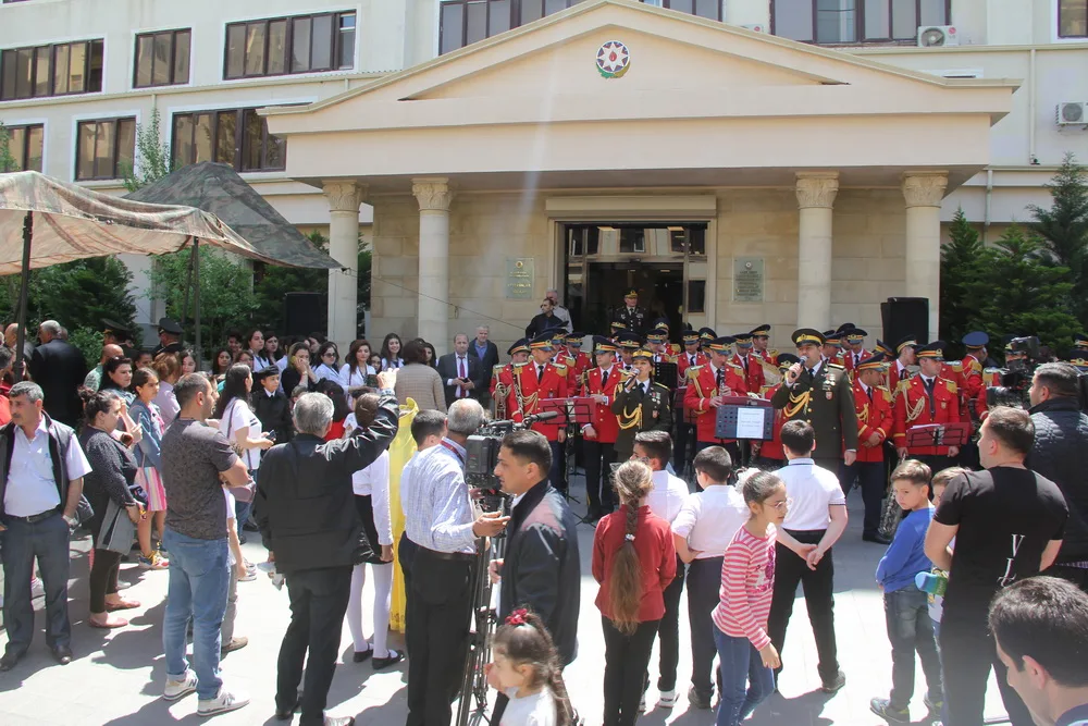 Qələbə günü münasibətilə hərbi hissədə silsilə tədbirlər keçirilib