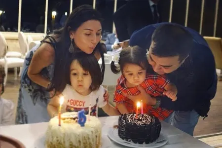 Safura oğluna ad günü etdi - FOTO