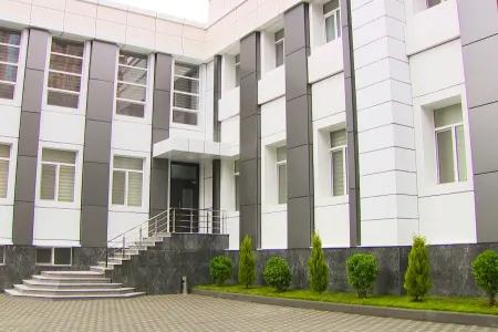 Ramil Usubov Reabilitasiya Mərkəzinin yeni inzibati binasının açılışını edib