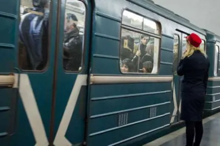 Enerji kəsintisi üzündən metroda qatarların hərəkətində fasilə yaranıb