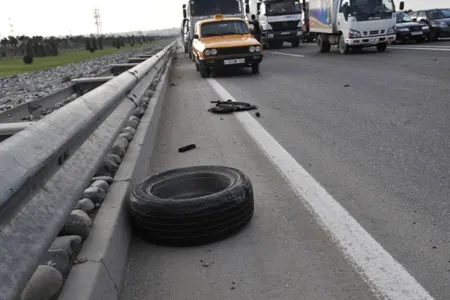 İstirahət günləri qəzalarda 5 nəfər ölüb, 9 nəfər yaralanıb