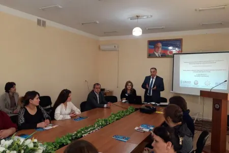 Erkən nigah və işsizliyin insan alverinə yol açması mövzusunda tədbir keçirilib