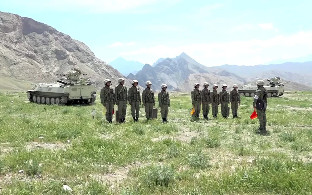 “Ən yaxşı zenit-raket artilleriya batareyası” adı uğrunda yarış keçirilib - VİDEO