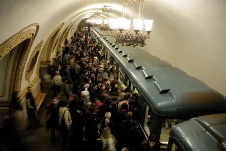Metroda problem: - Əhali təşvişə düşdü