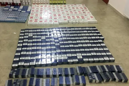 Gömrükçülər 73 800 ədəd siqaret aşkar edib - FOTO