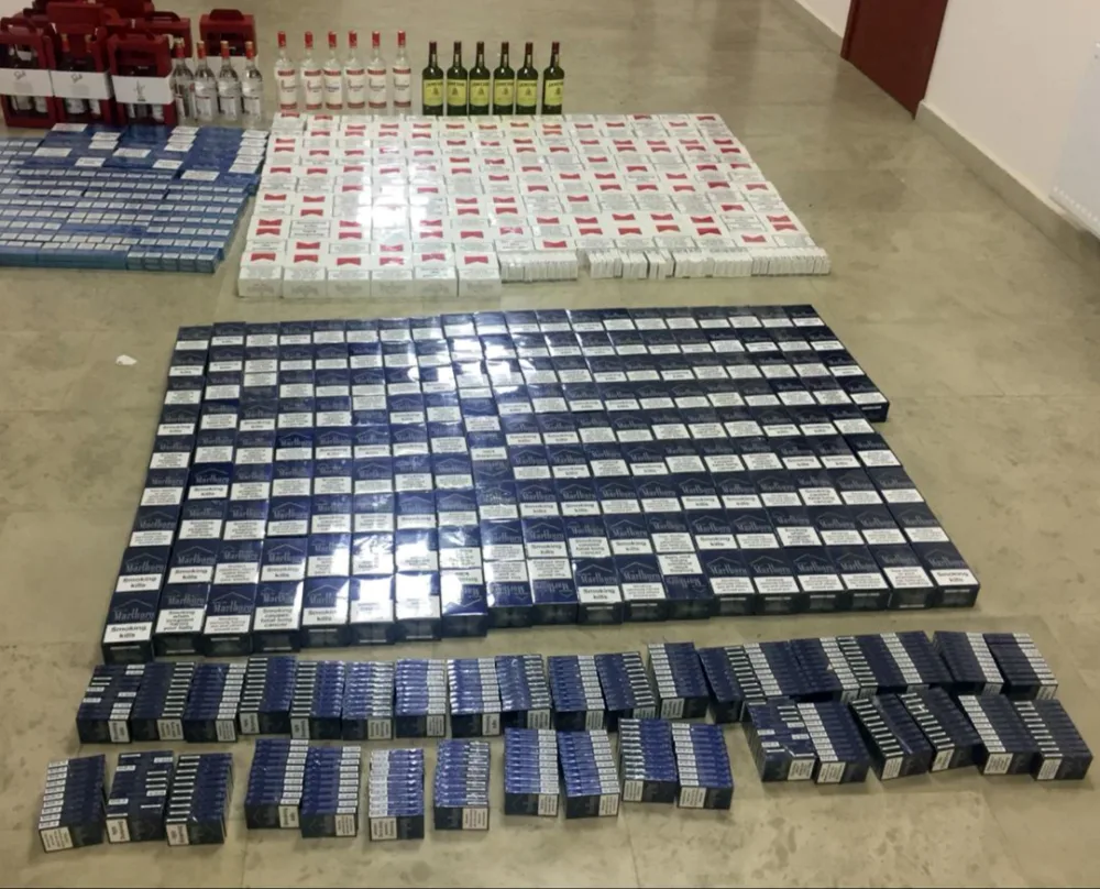 Gömrükçülər 73 800 ədəd siqaret aşkar edib - FOTO