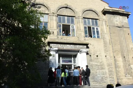 Salaam Cinema”nın binası ilə bağlı - Müraciət
