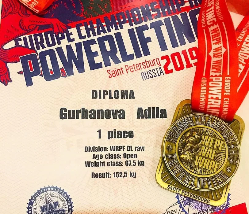 Qadın polisimiz ştanq qaldırıb qızıl medal aldı - FOTO