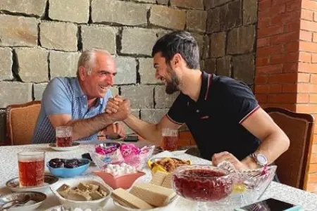 Mahir Emreli atasına gözdağı verdi - FOTO